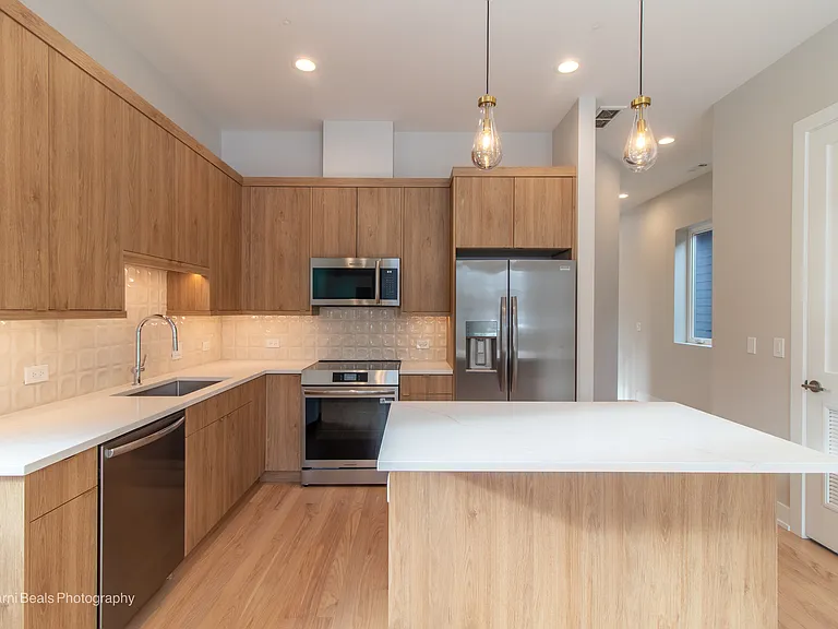 6749 S Langley Ave #B — Photo 25