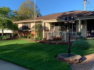 114 Lyons St, Troy, MI 48083