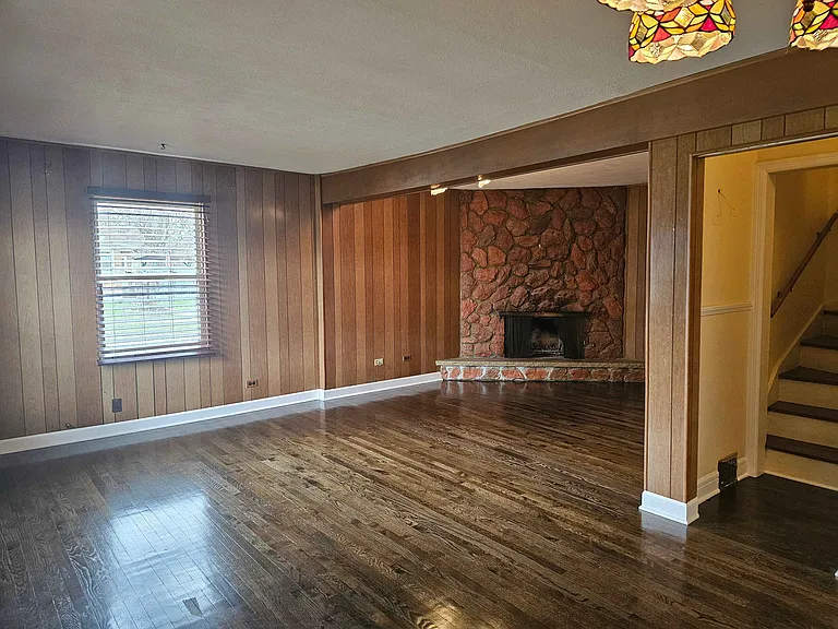 303 W Hawley St — Photo 17
