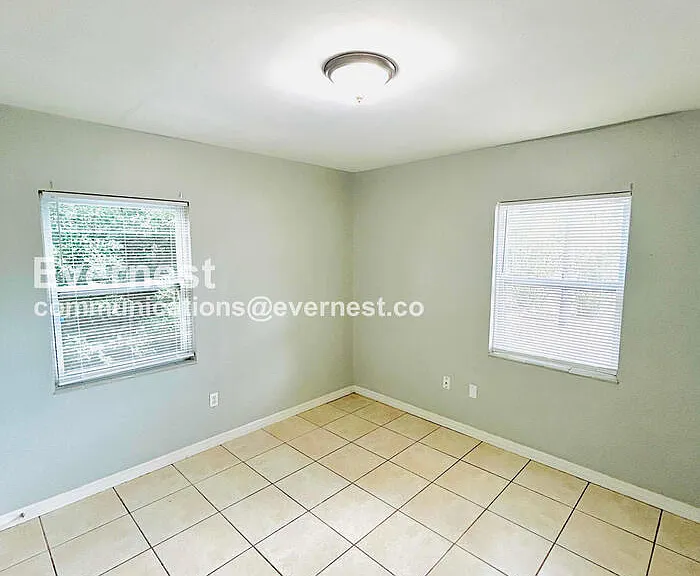 3019 W Meadow St — Photo 9