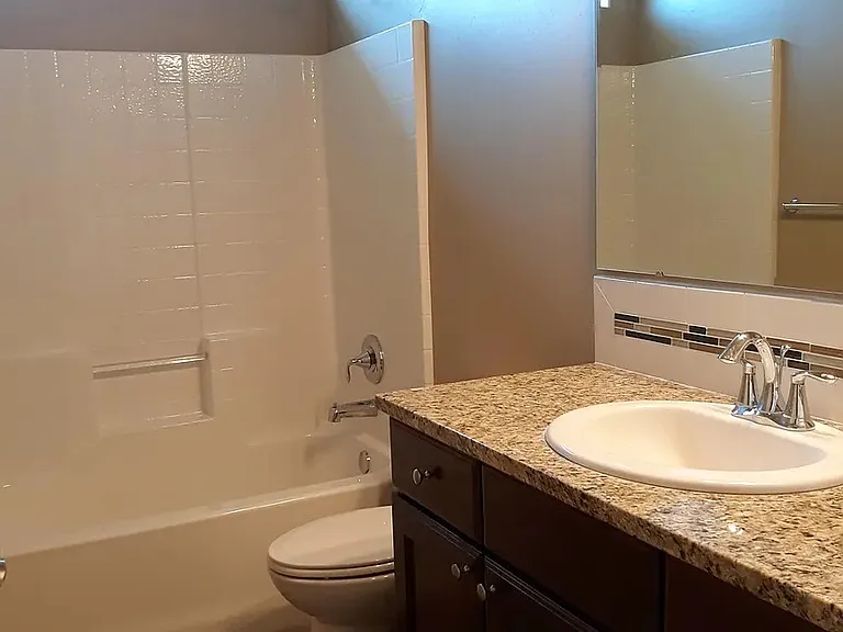 1298 N Tyra Ave — Photo 21