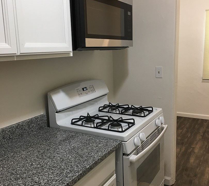 1st image of 1557 Railroad Ave