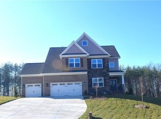 5673 Falkirk Dr, Greensboro, NC 27409