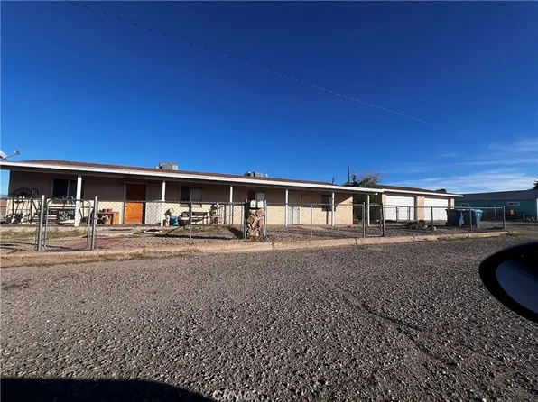137 San Carlos St E, Needles, CA 92363