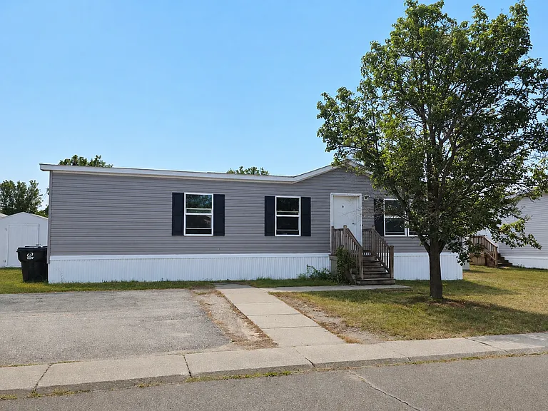 141 Laurel Leah #141B — Photo 1
