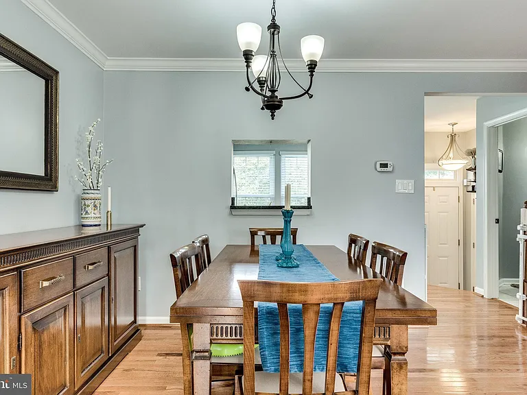 6241 Abbottsbury Row — Photo 9