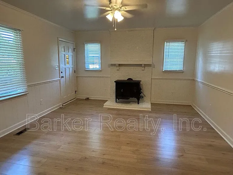 5726 Fayetteville Rd — Photo 15