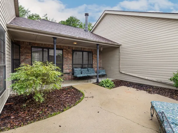 704 Laurel Hill Dr, Old Hickory, TN 37138