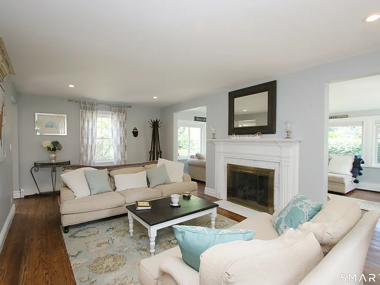 146 Oxford Rd — Photo 16