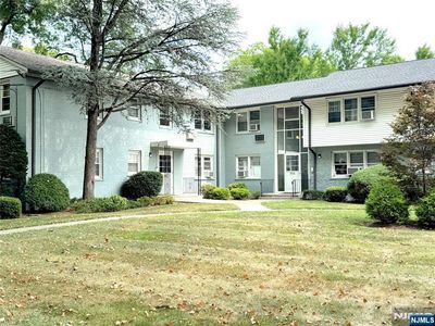 15 Plaza Rd APT D, Fair Lawn, NJ, 07410