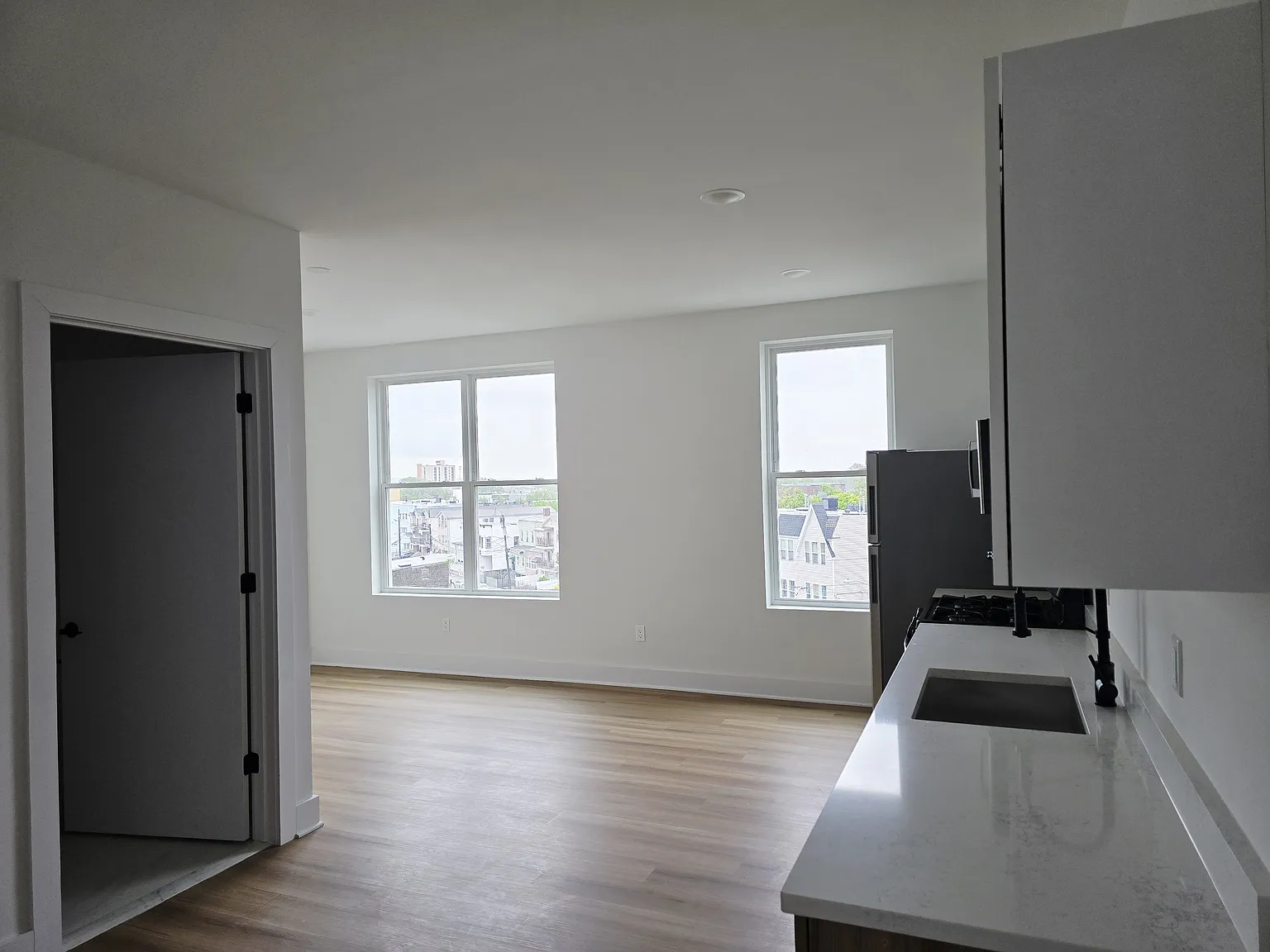 32 McAdoo Ave — Photo 3
