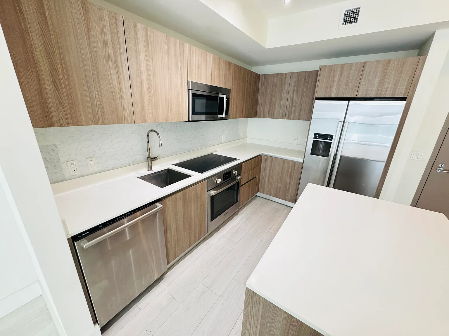 1 bed, 1.0 bath, 714 sqft, $2,800 — Photo 1