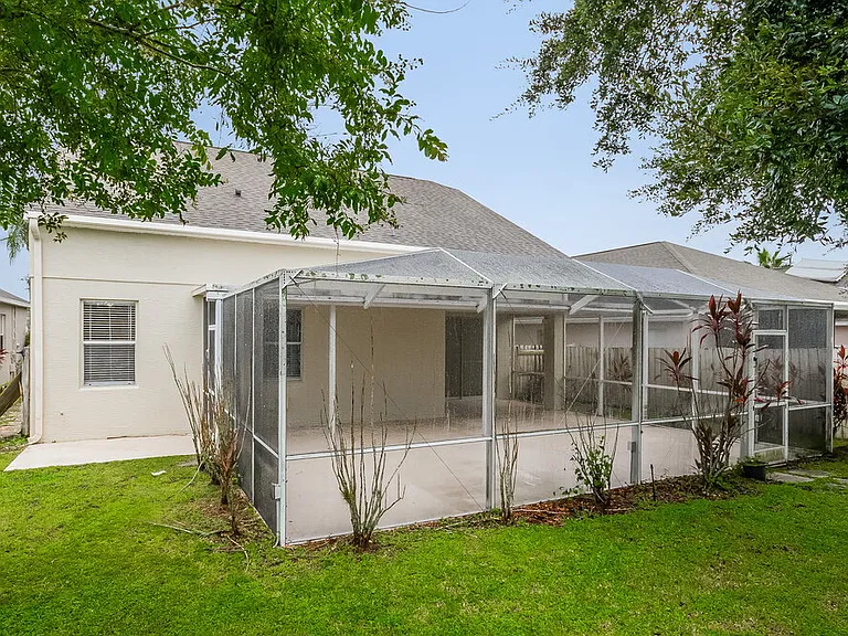 1046 Raining Meadows Ln — Photo 17
