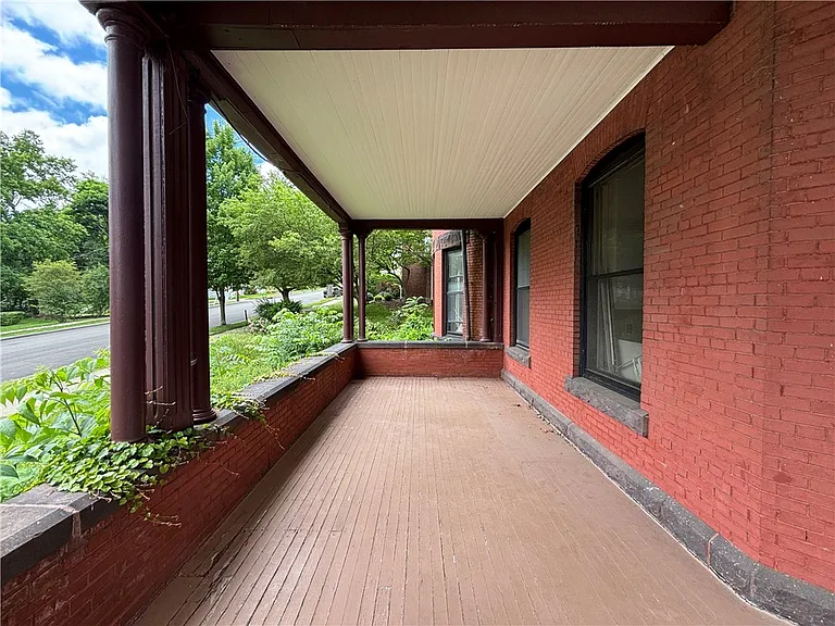201 Pine St — Photo 19
