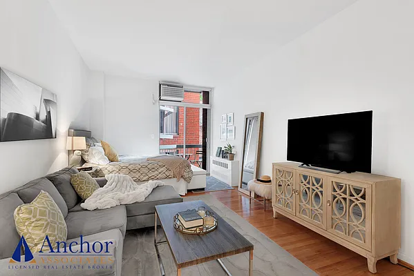 Rented by Anchor Associates | media 11