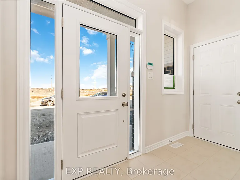 4108 Obsidian St W — Photo 3
