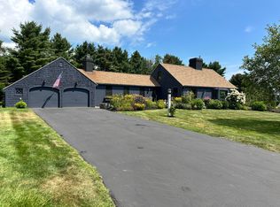 6 Lantern Ln, Cumberland Foreside, ME 04110