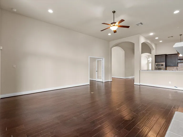 2524 Davis Prairie Ln — Photo 6