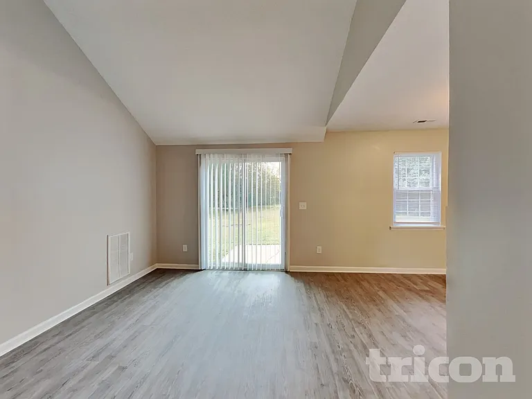 7307 Hooksett Ct — Photo 2