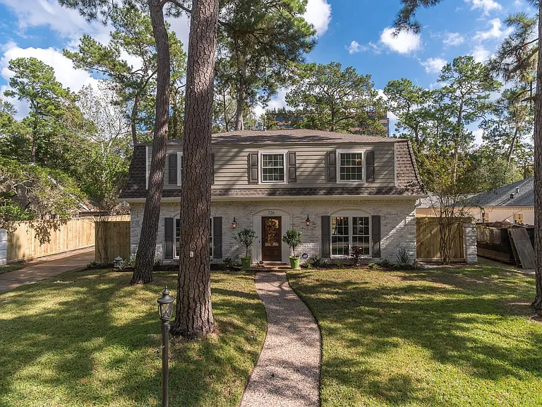 726 Thistlewood Dr — Photo 1