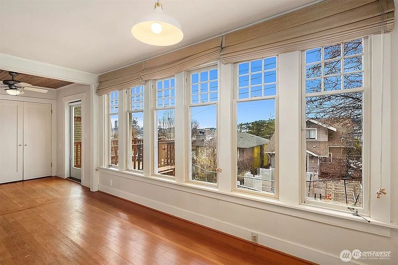 5th image of 267 E Newton Street