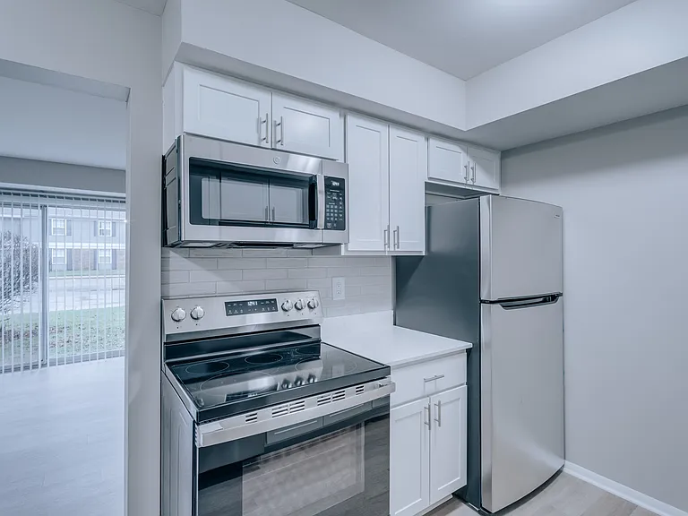 South Grove Apartments — Photo 12