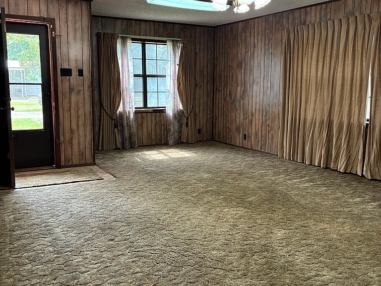 127 Rosewood St — Photo 10