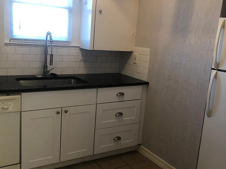 5701 Hudson St — Photo 11