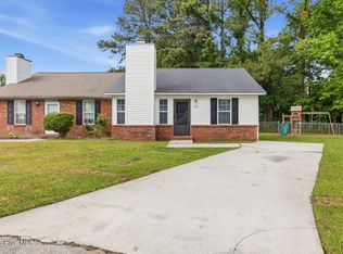 112 Glenside Ct, Midway Park, NC 28544