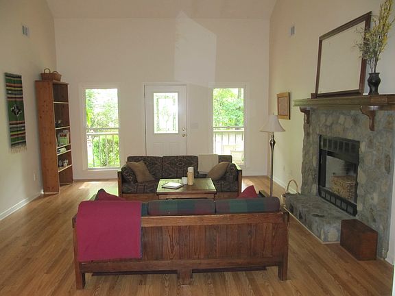 Living room/ vaulted ceiling