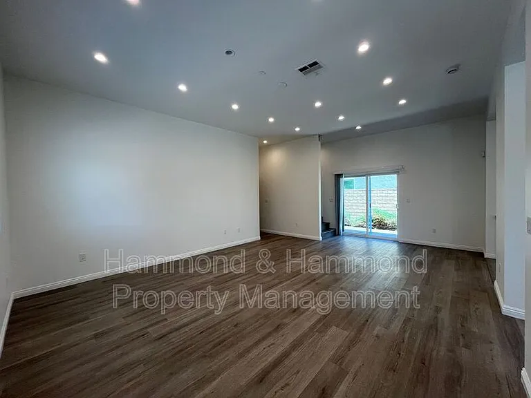 12680 Bradley Ave #9 — Photo 15