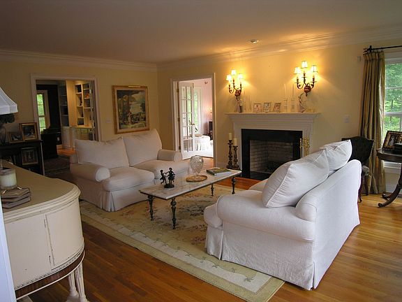 Formal Living Room w/FPL