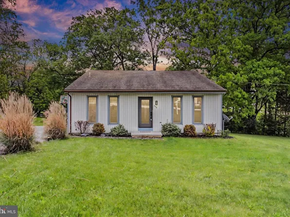 298 Lake Meade Dr, East Berlin, PA 17316