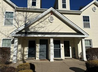 136 Brattle Cir, Melville, NY 11747