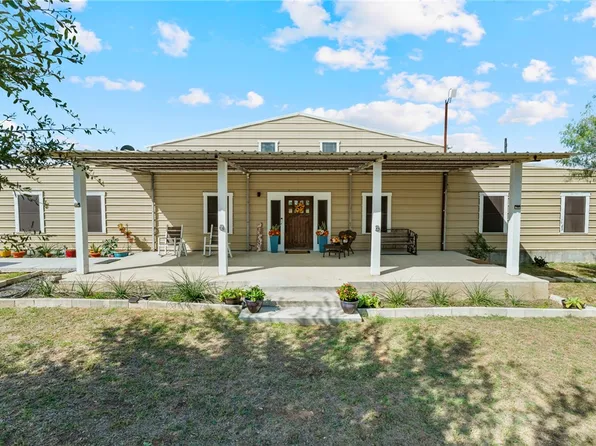 1058 S Smith Ave, Hebbronville, TX 78361