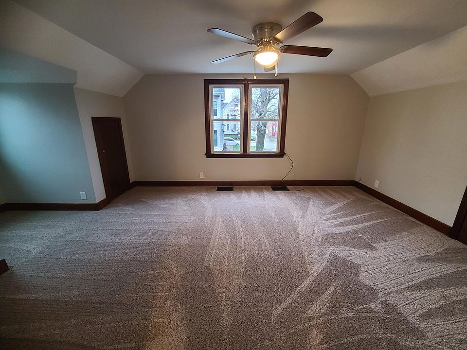 Spacious Living Room w/ Lots of Natural Light