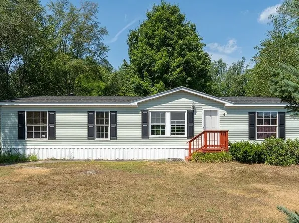 6 Joyce Lane, Raymond, NH 03077
