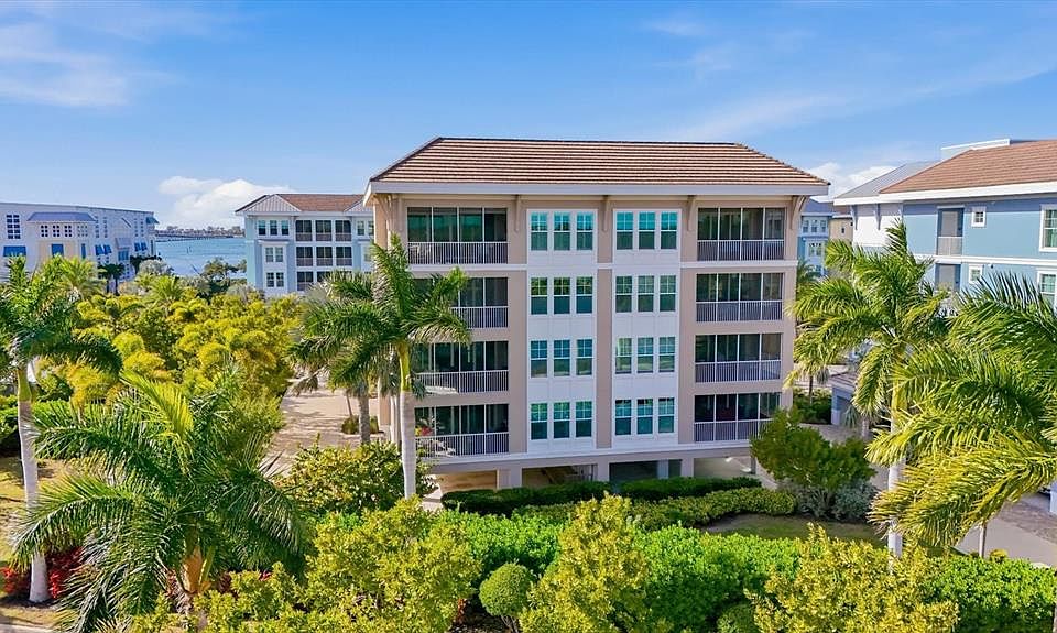 1st image of 395 ARUBA CIRCLE #303