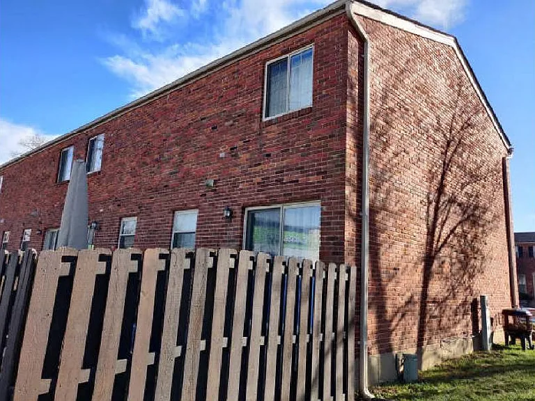 1210 Clarkson Ct #1210 — Photo 4