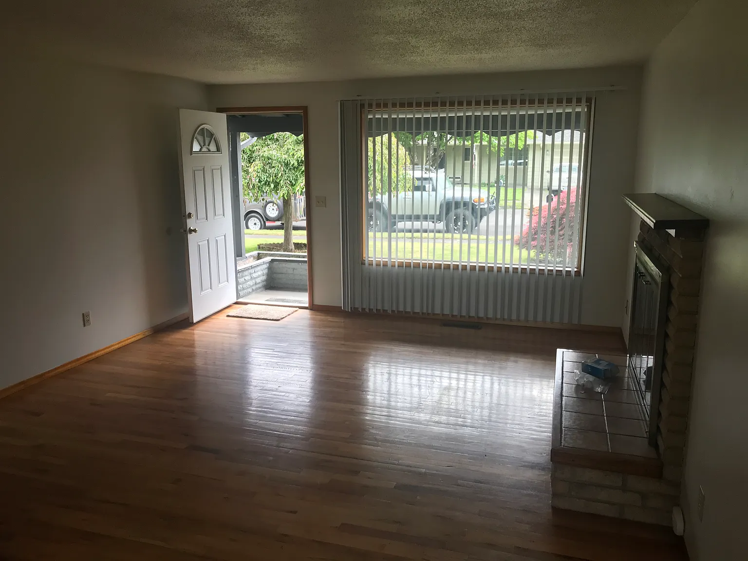 945 SE 218th Ave — Photo 4
