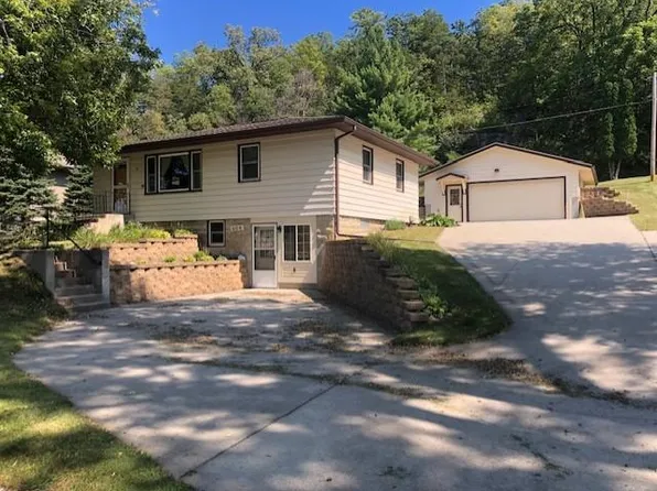 604 Auburn Ave S, Lanesboro, MN 55949