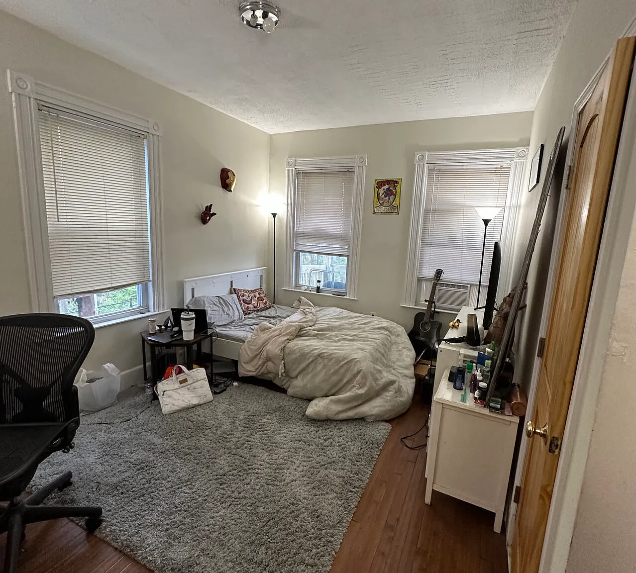 3 bed, 1100 sqft, $3,700 — Photo 4