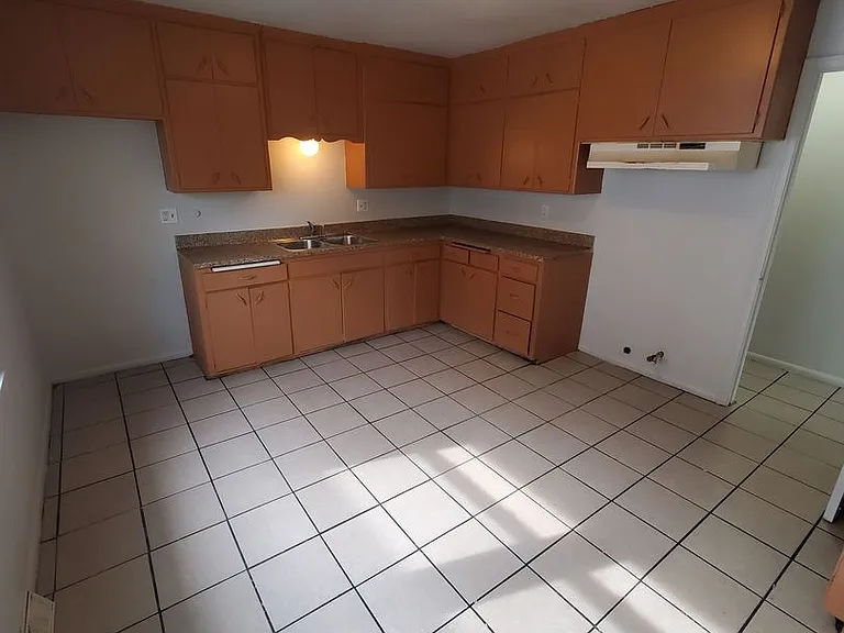 5541-5543 N 35th St. (Duplex) — Photo 2