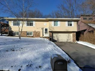 408 Sullivan Cir, Bellevue, NE 68005