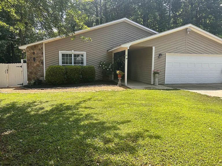 550 Creekwood Xing — Photo 15