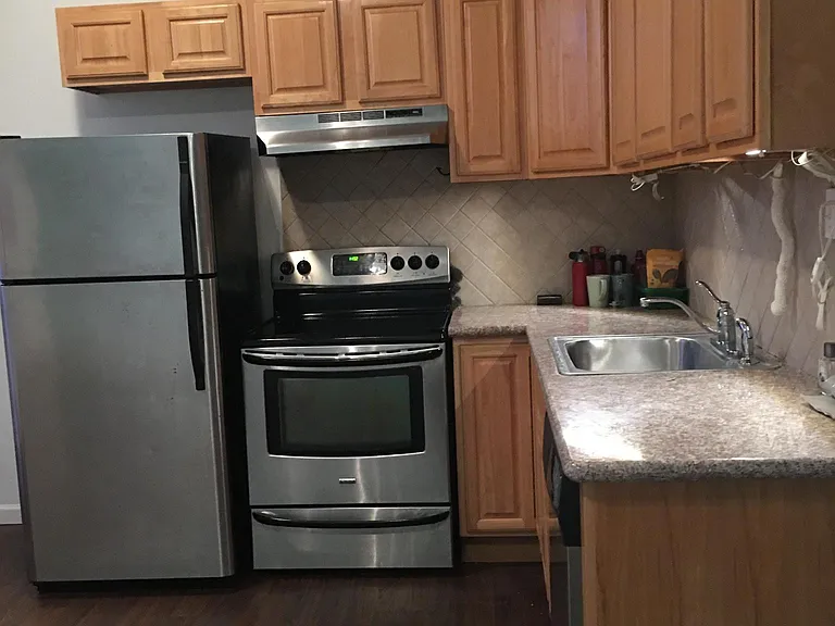109 S 21st St #4 — Photo 8
