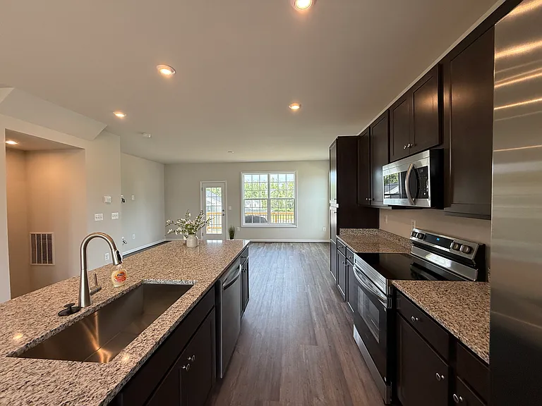 369 Willowshire Ct — Photo 7