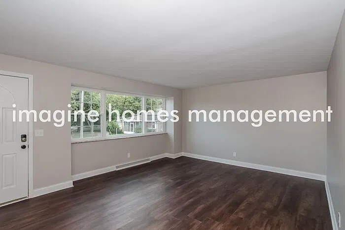 4 bed, 2.0 bath, 2506 sqft, $2,495 — Photo 4