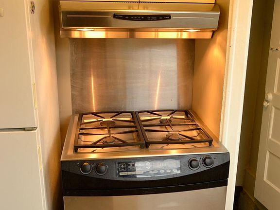 Gas cooking on SS dual fuel range