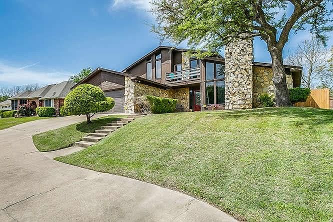1st image of 440 Meadowhill Dr